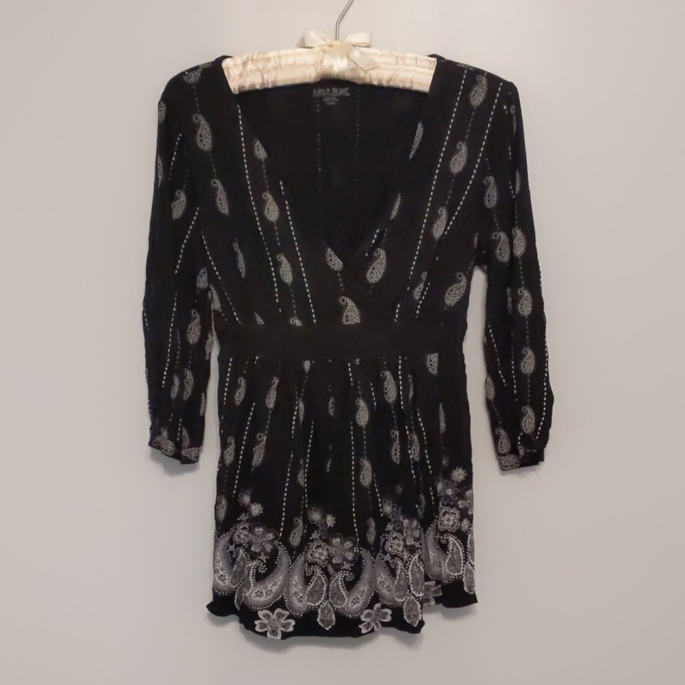 A Pea In The Pod Paisley Maternity Top